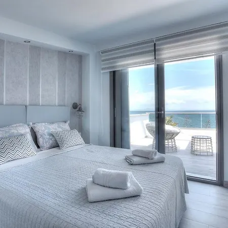 Villa Aelia Near The Sea *