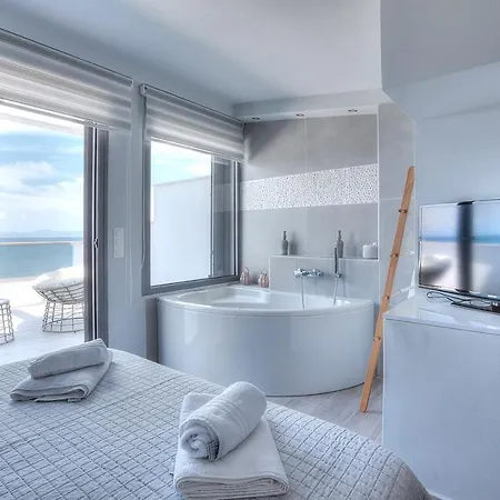 Villa Aelia Near The Sea